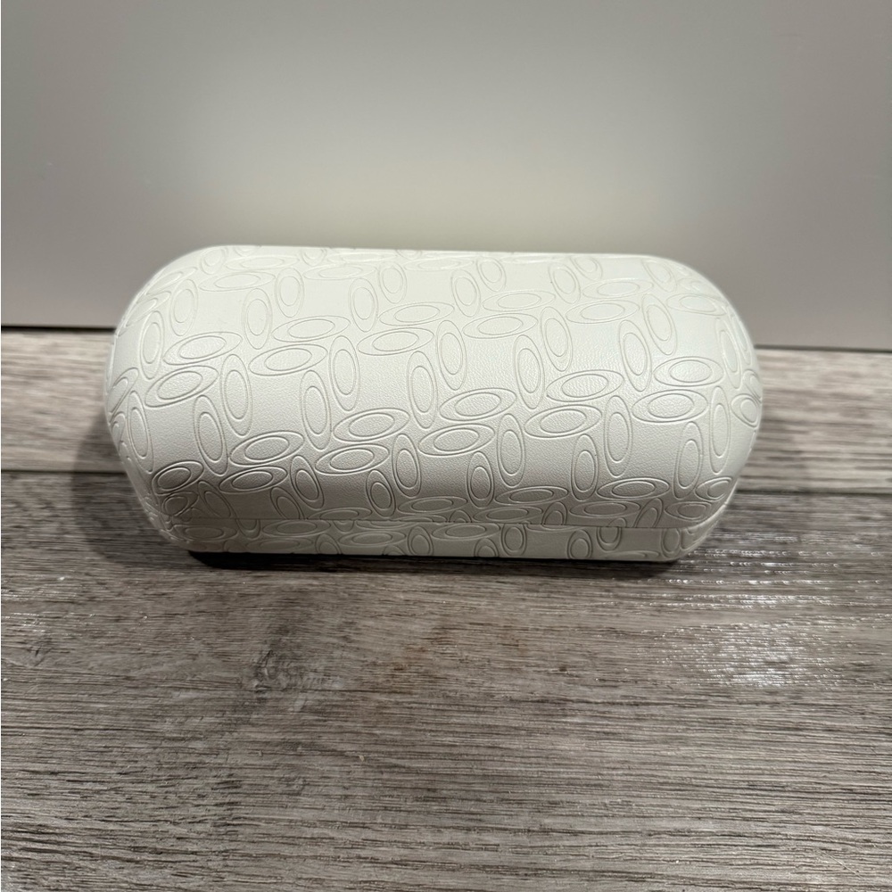 Authentic Oakley White Hard Glasses Case – Logo Embossed- FREE with orders $60+!